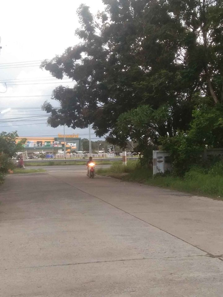 ที่ดินเปล่า ทางเข้าบ้านเอื้ออาทร วาริน อุบล 3-1-77