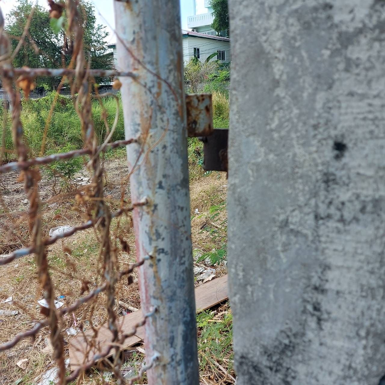 ขายที่ดินซอยประชาชื่น6 ติดถนนซอย3ด้าน