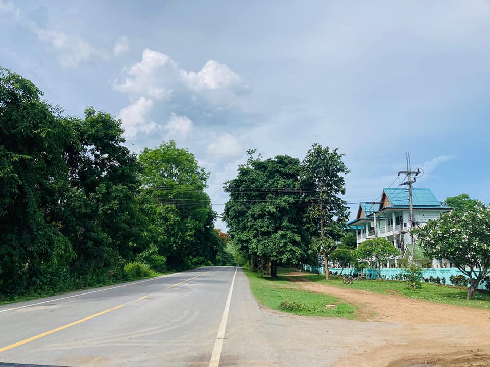ที่ดินเปล่าติดถนนลาดยาง เถิน-วังชิ้น วิวสวยมาก ลำปาง 7-1-18