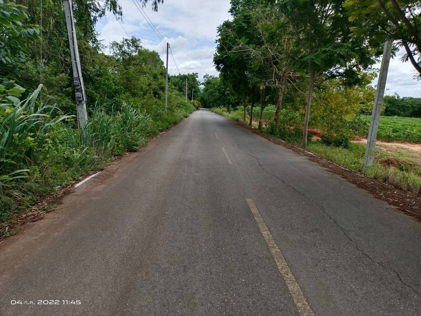 ที่ดินติดถนน หนองตากยา กาญจนบุรี ไม่ไกลจากชุมชน 28-3-72 ไร่.