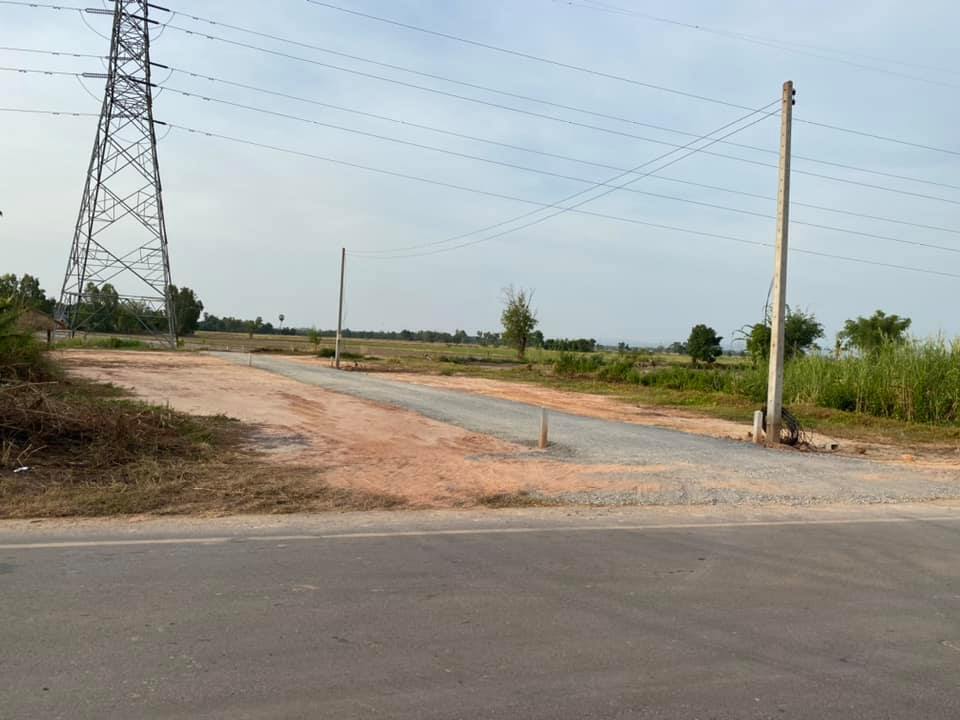 ที่ดินอยู่ตำบล หัวรอ อ.เมือง จ.พิษณุโลก 80 ตรว.