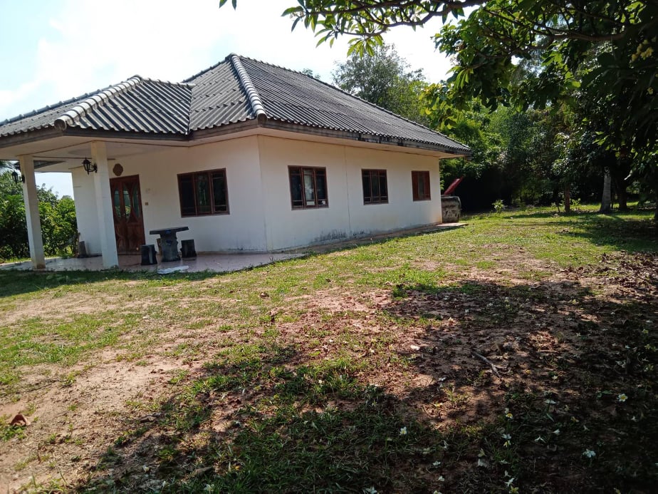 ที่ดินพร้อมบ้าน