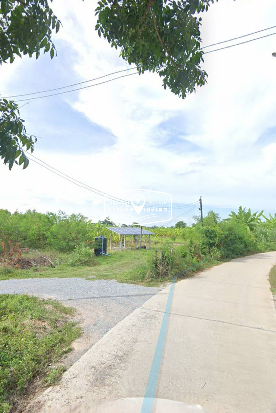 แปลงสวย ติดถนนซอย เดินทางสะดวก ใกล้สถานที่สำคัญ ราคาถูก