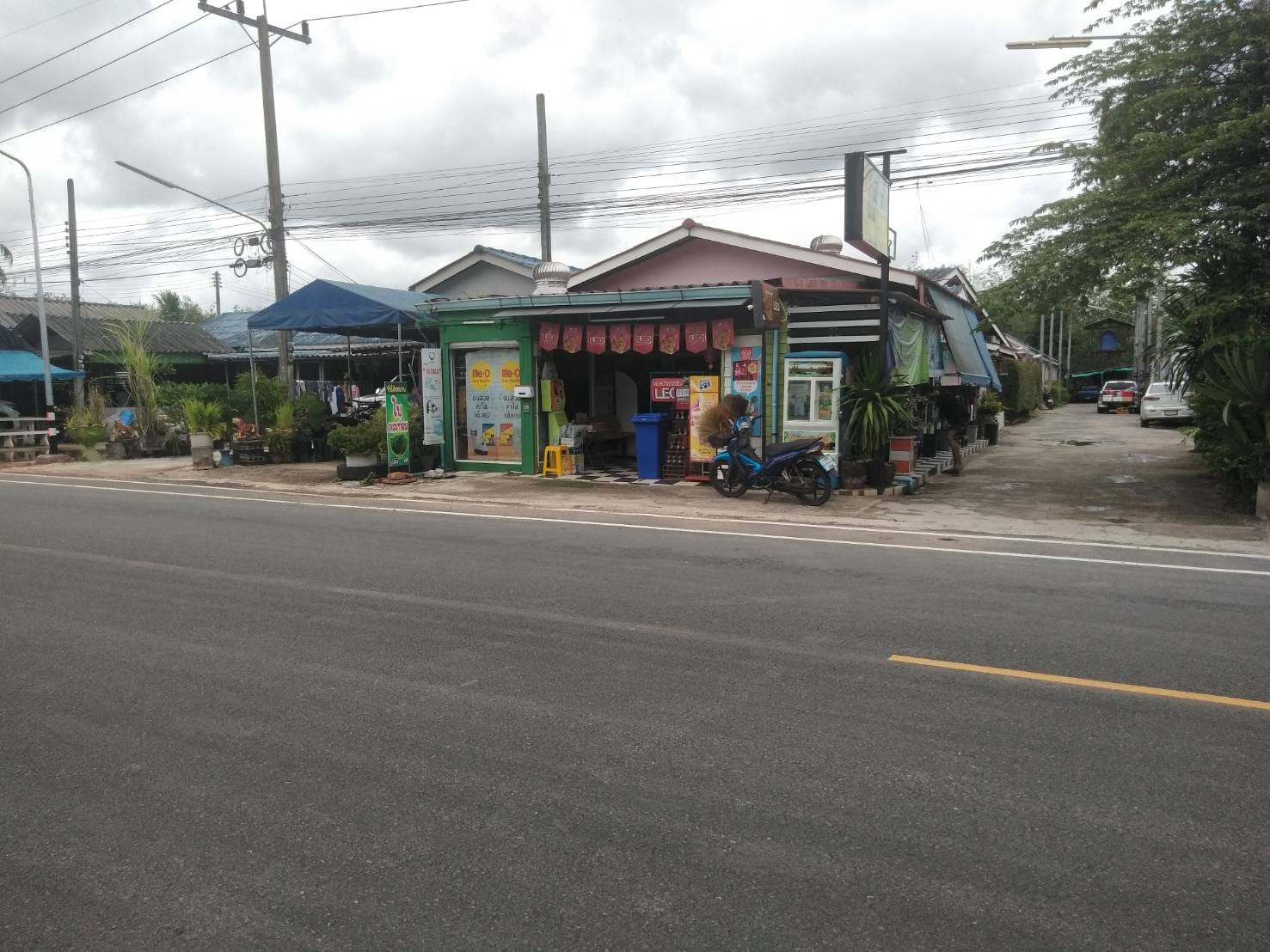 ห้องแถว12ห้อง ใกล้ราชภัฎ  สุราษฎร์ธานี 150.2 ตรว.