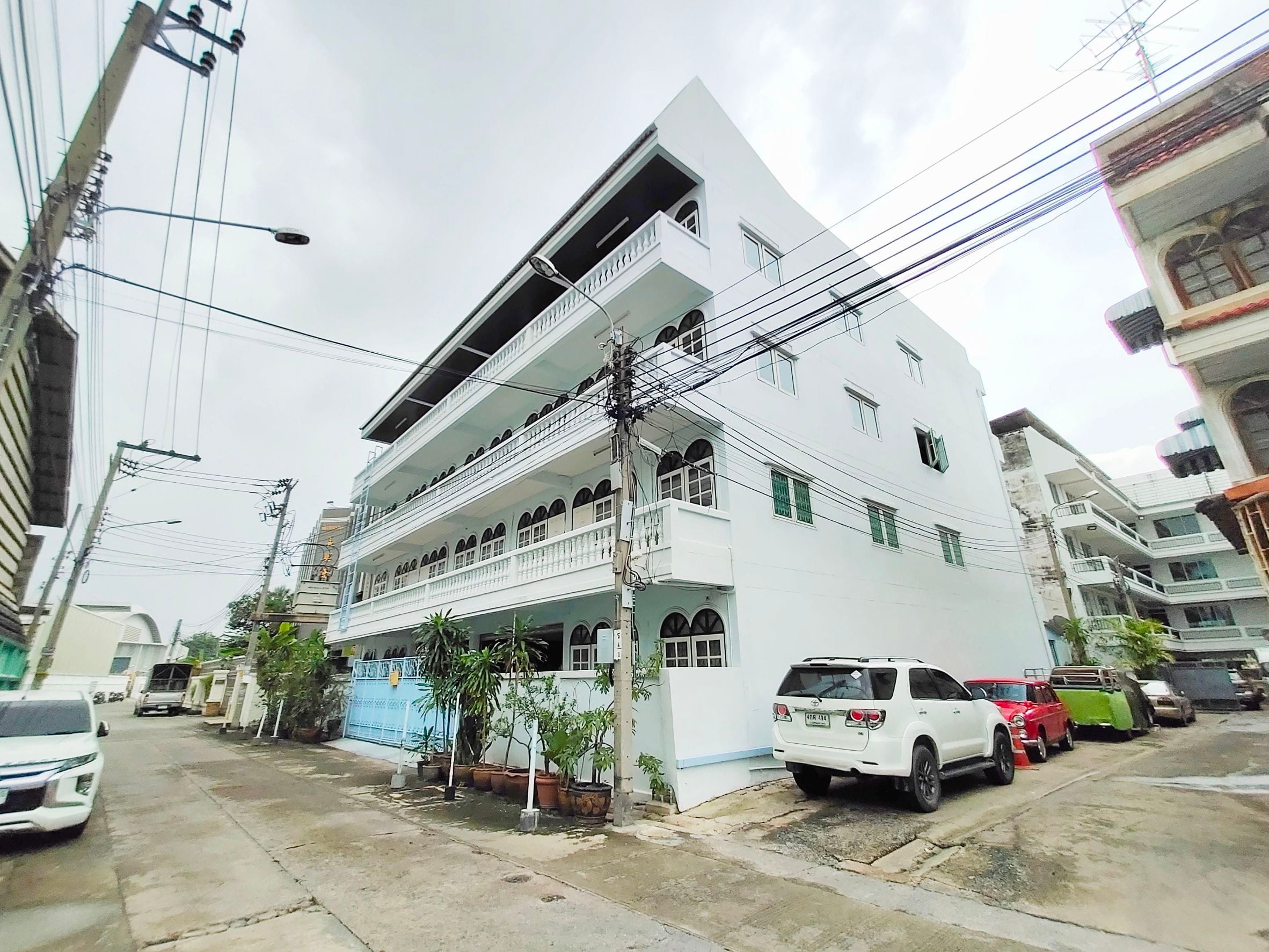 อาคารพาณิชย์ โกดังสำนักงาน 5 ชั้น 