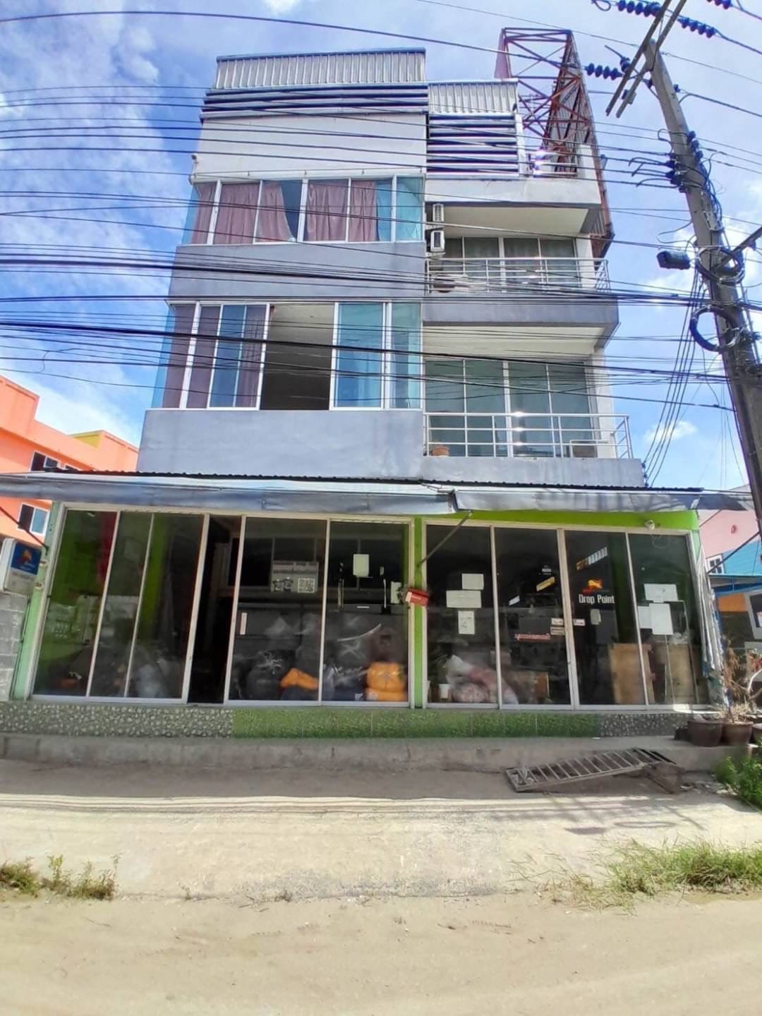 อาคารพาณิชย์ 4 ชั้น ติดถนนจอมทองบูรณะ ราษฎร์บูรณะ กรุงเทพฯ