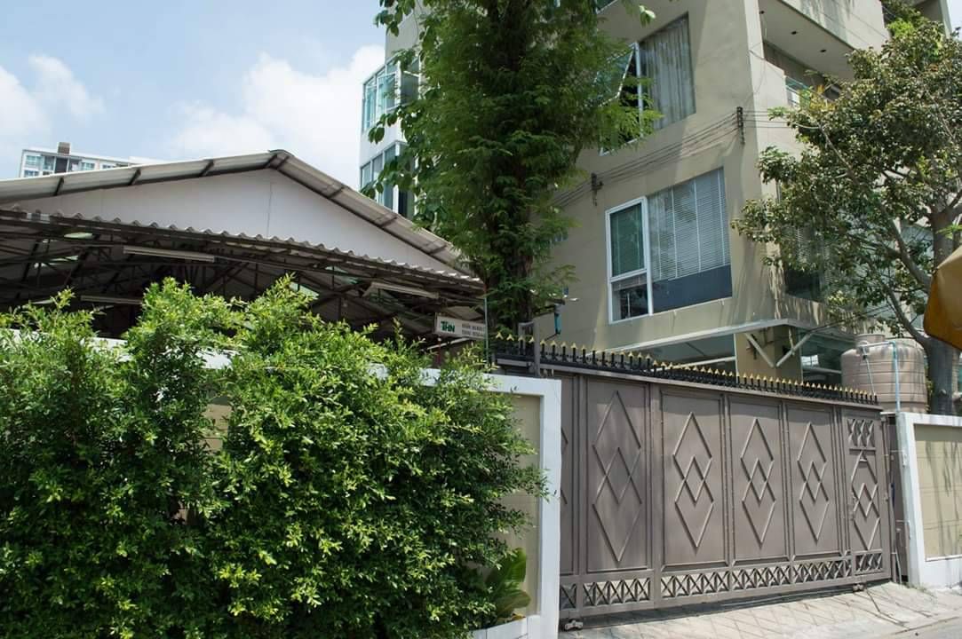 ขายบ้าน4.5ชั้นพร้อมที่ดิน พื่นที่ 108 ตรว ห้วยขวาง กทม