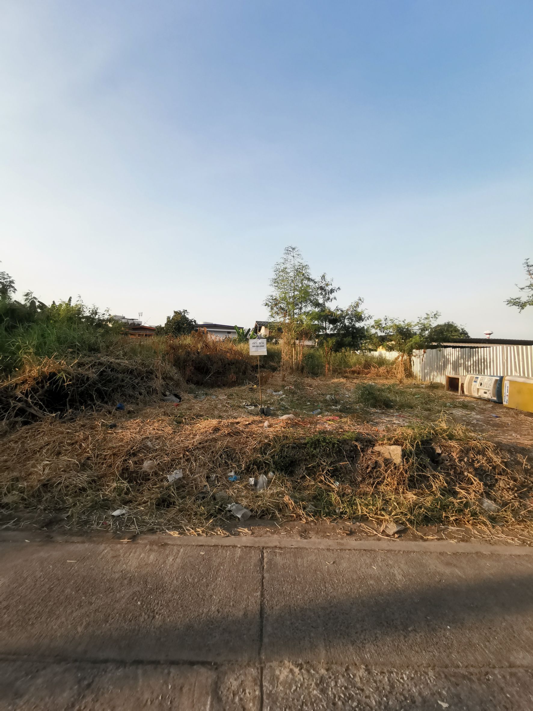 ขายที่ดินกรุงเทพฯ เขตสายไหม ซอยถนนพหลโยธิน 54/1 แยก 2-4 ซอยทรัพย์สิน 1  เหมาะสร้างบ้าน/โกดัง/สำนักงาน