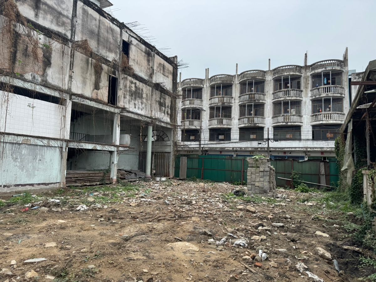 ขายที่ดินพร้อมตึกแถวซอยเพชรเกษม 88/1 ใกล้เดอะมอลล์บางแค MRTหลักสอง โรงพยาบาลเกษมราษณ์ ทางด่วนบรมราชชนนี ออกซอยสามารถกลับรถไปสาย 2-4 ได้