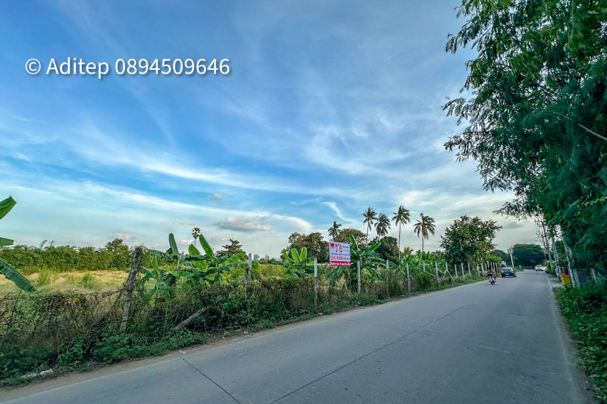 ขายที่ดินนนทบุรี อำเภอบางบัวทอง เนื้อที่เกือบ 9 ไร่ ที่ดินใกล้รถไฟฟ้าสายสีม่วง สถานีบางรักใหญ่ บางบัวทอง เข้าออกได้ 2 ทาง ทั้งทางถนนรัตนาธิเบศร์ และถนนราชพฤกษ์