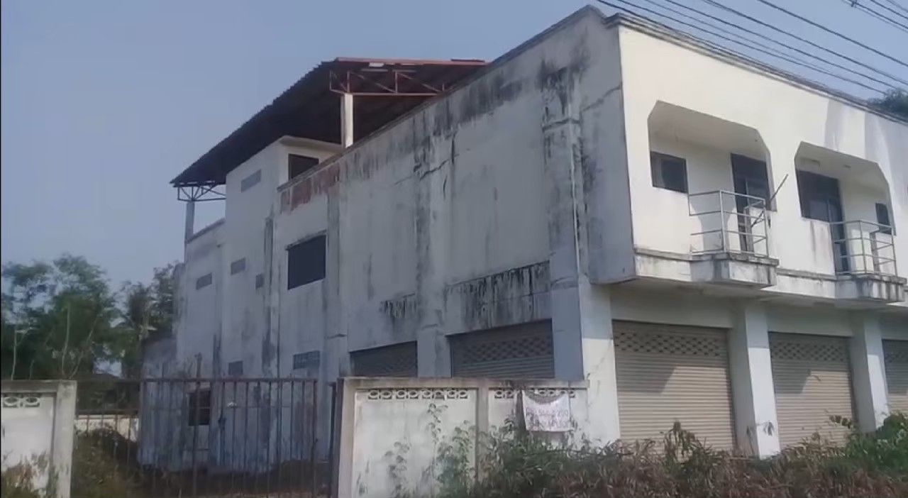 ขายบ้านสองชั้นใกล้โรงพยาบาลค้าขายได้