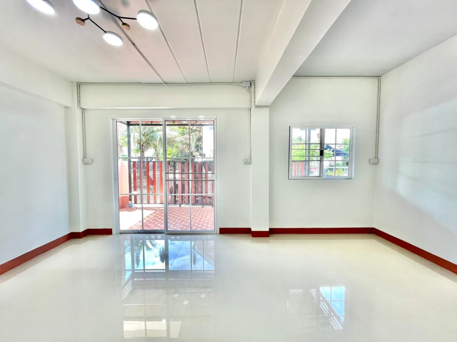 บ้านเดี่ยว สองชั้น ใหม่มาก สวย ลดราคา