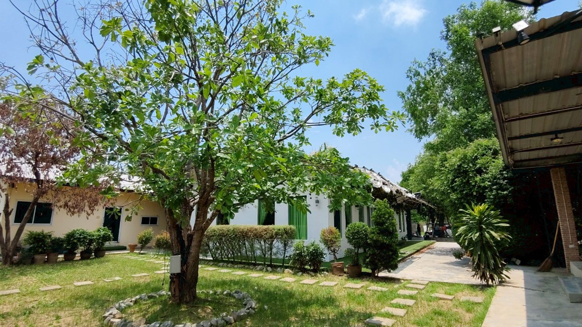 ขายที่ดินบางบัวทอง5 พร้อมสิ่งปลูกสร้าง **เจ้าของขายเอง**