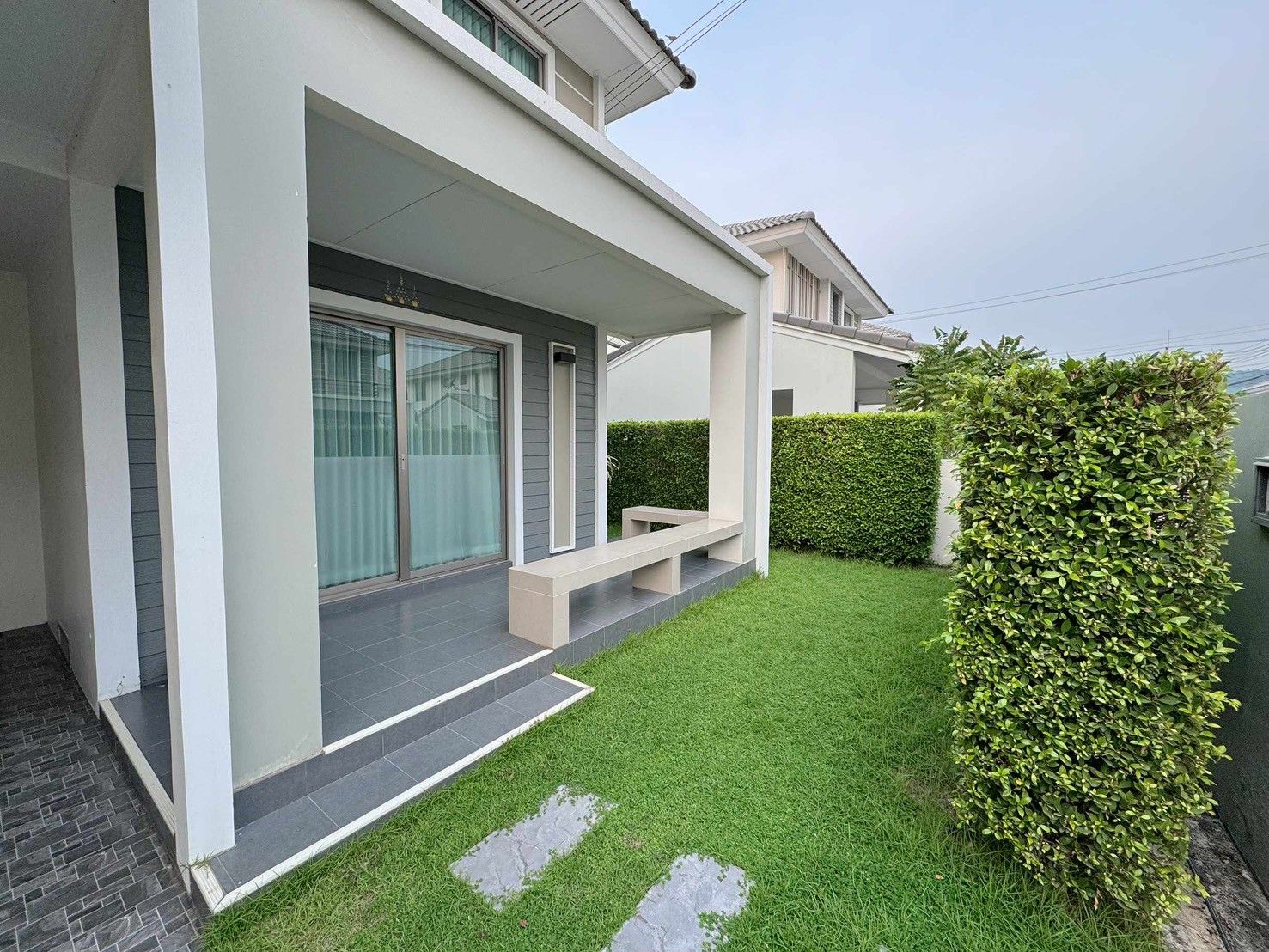 บ้านเดี่ยว 2 ชั้น ทำเลดี บรรยากาศร่มรื่น วิวภูเขา โครงการแกรนด์วัลเลย์ เลี่ยงหนองมน | ชลบุรี