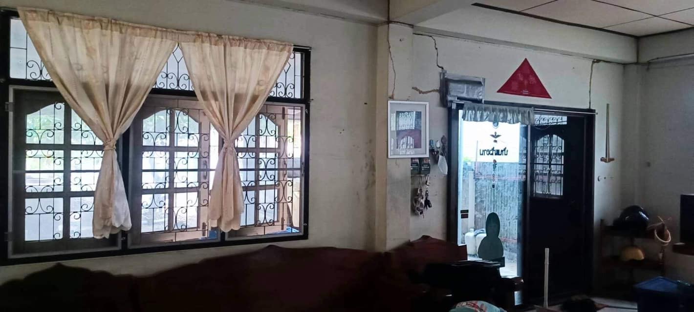บ้านเดี่ยว 2 ชั้น 4 ห้องนอน 2 ห้องน้ำมีห้องโถง ลพบุรี 75 ตรว.