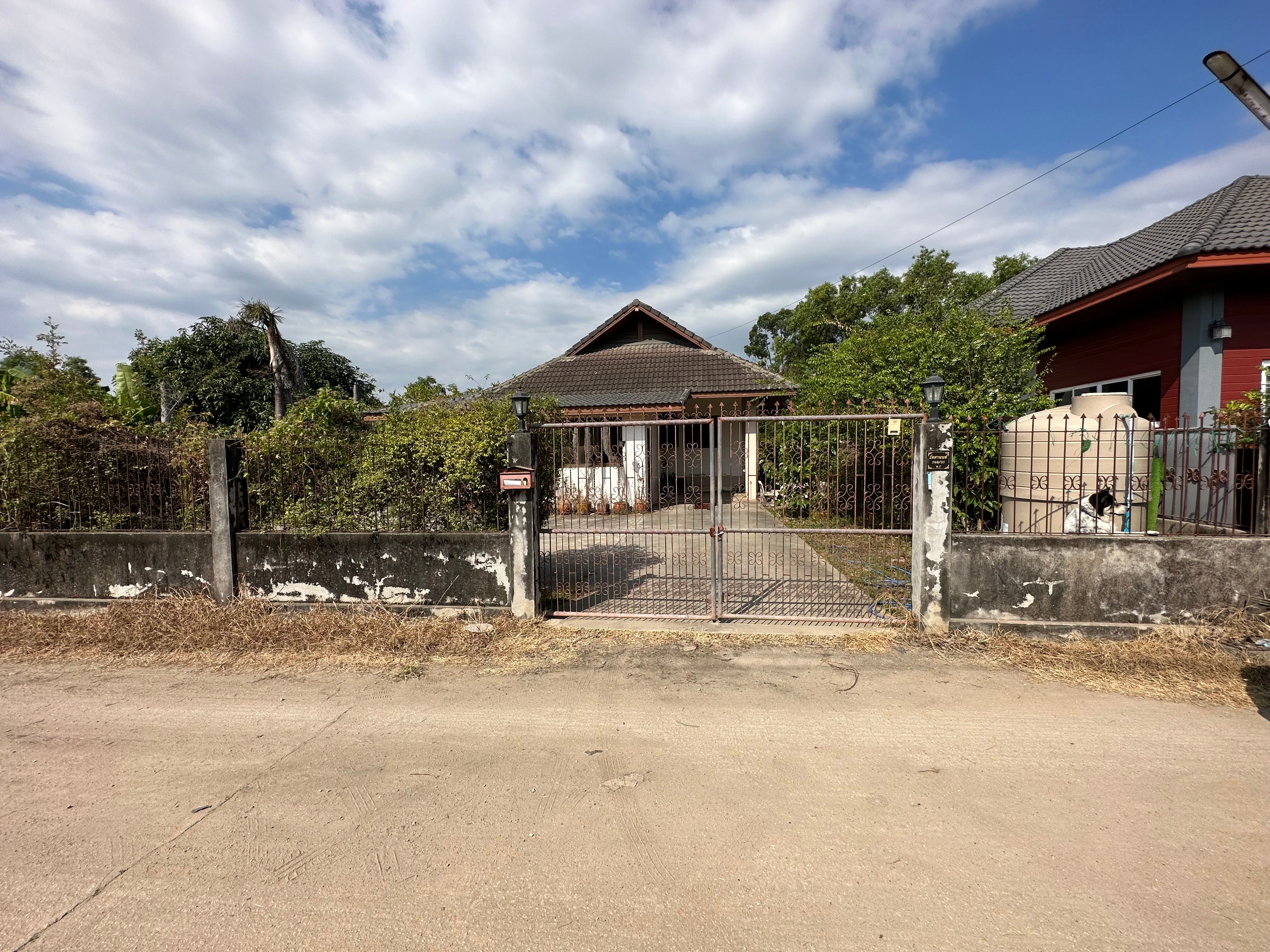ที่ดินพร้อมบ้าน เมืองระยอง