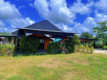 ที่ดินพร้อมสิ่งปลูกสร้าง เหมาะดำเนินกิจการมาก สไตล์ธรรมชาติ บรรพตพิสัย นครสวรรค์ 4-3-0.2