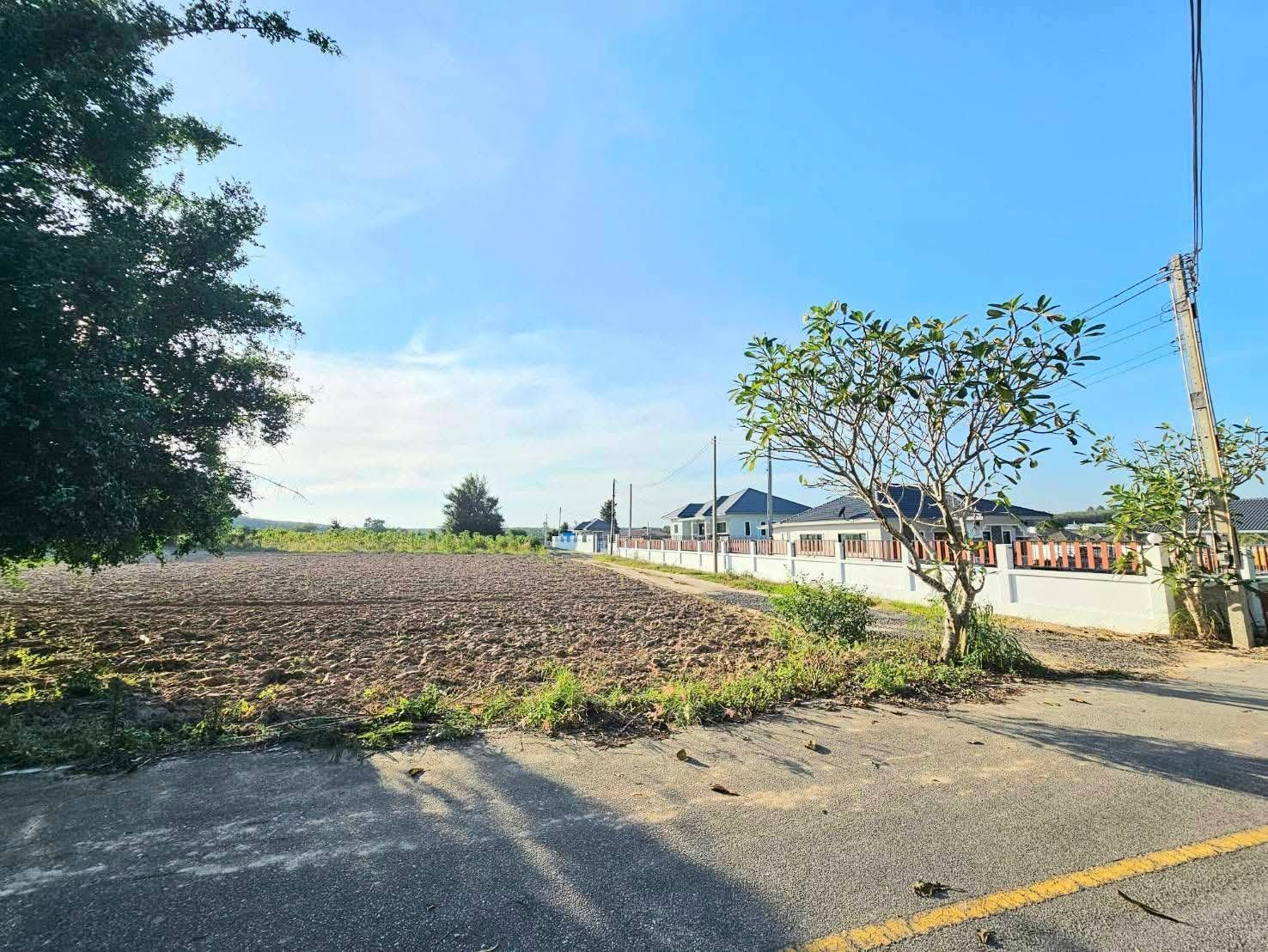 ขายที่ดิน 13 ไร่ ปลวกแดง ระยอง โซนโครงการหมู่บ้าน เหมาะทำหมู่บ้านขาย
