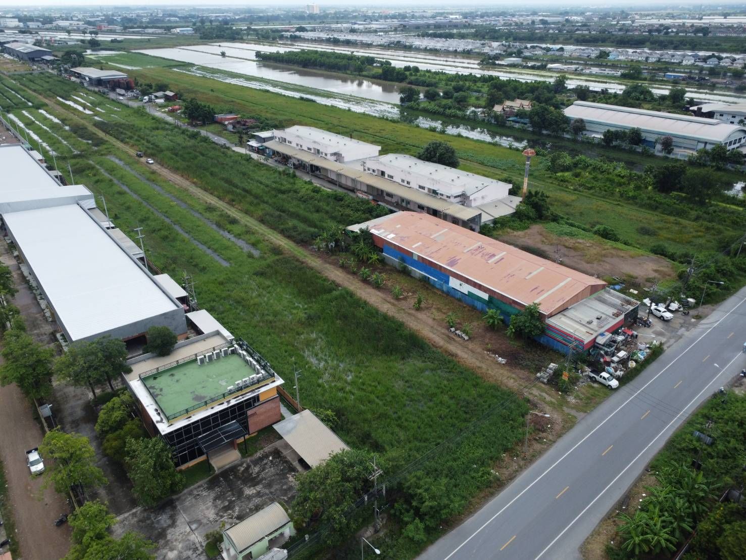 ขายที่ดินปทุมธานี อำเภอลำลูกกา ที่ดินเปล่าทำเล เดินทางสะดวก คล่องตัว ใกล้แหล่งอำนวยความสะดวก 3-0-14 ไร่.