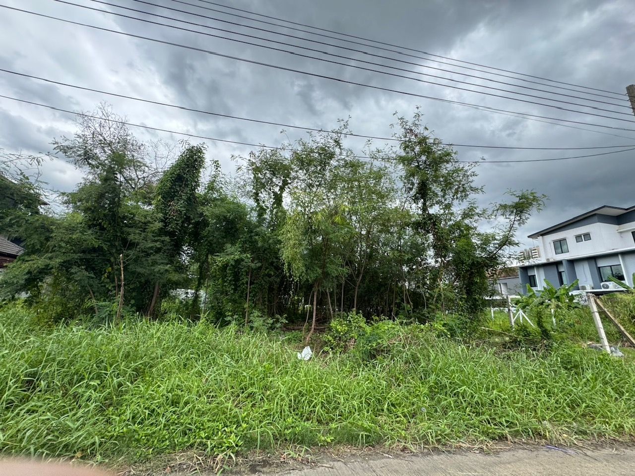 ที่ดินในเมืองทอง ถมแล้ว สะดวกเดินทาง พร้อมสร้าง