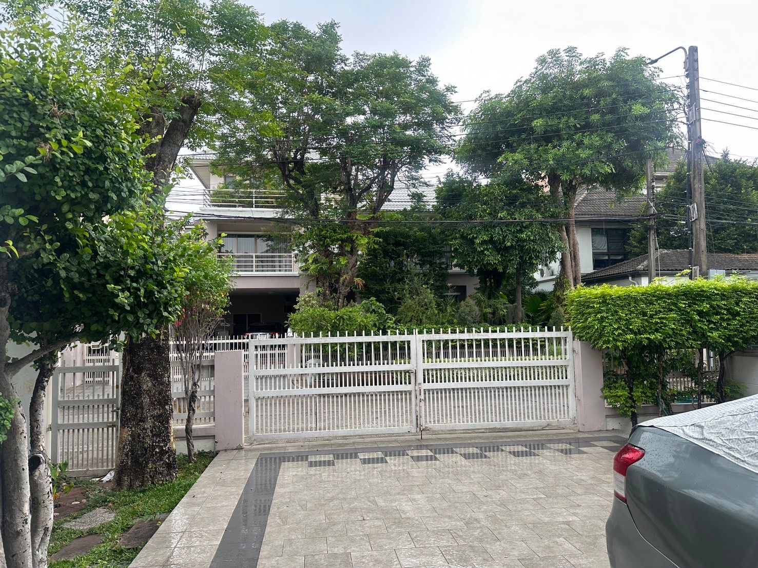 ขายบ้านสวย 3 ชั้น หัวหมาก 117 ตร.วา ใจกลางเมือง ทำเลดี พร้อมสวน & ระเบียกว้าง