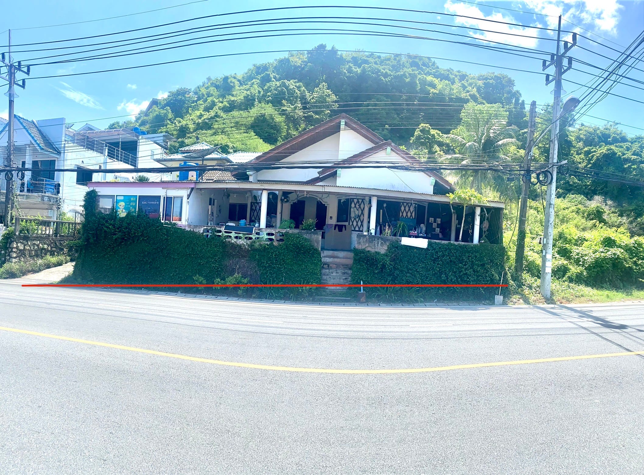 ที่ดินพร้อมสิ่งปลูกสร้าง ติดถนนปฎัก (ทล.4028) ตำบลกะรน