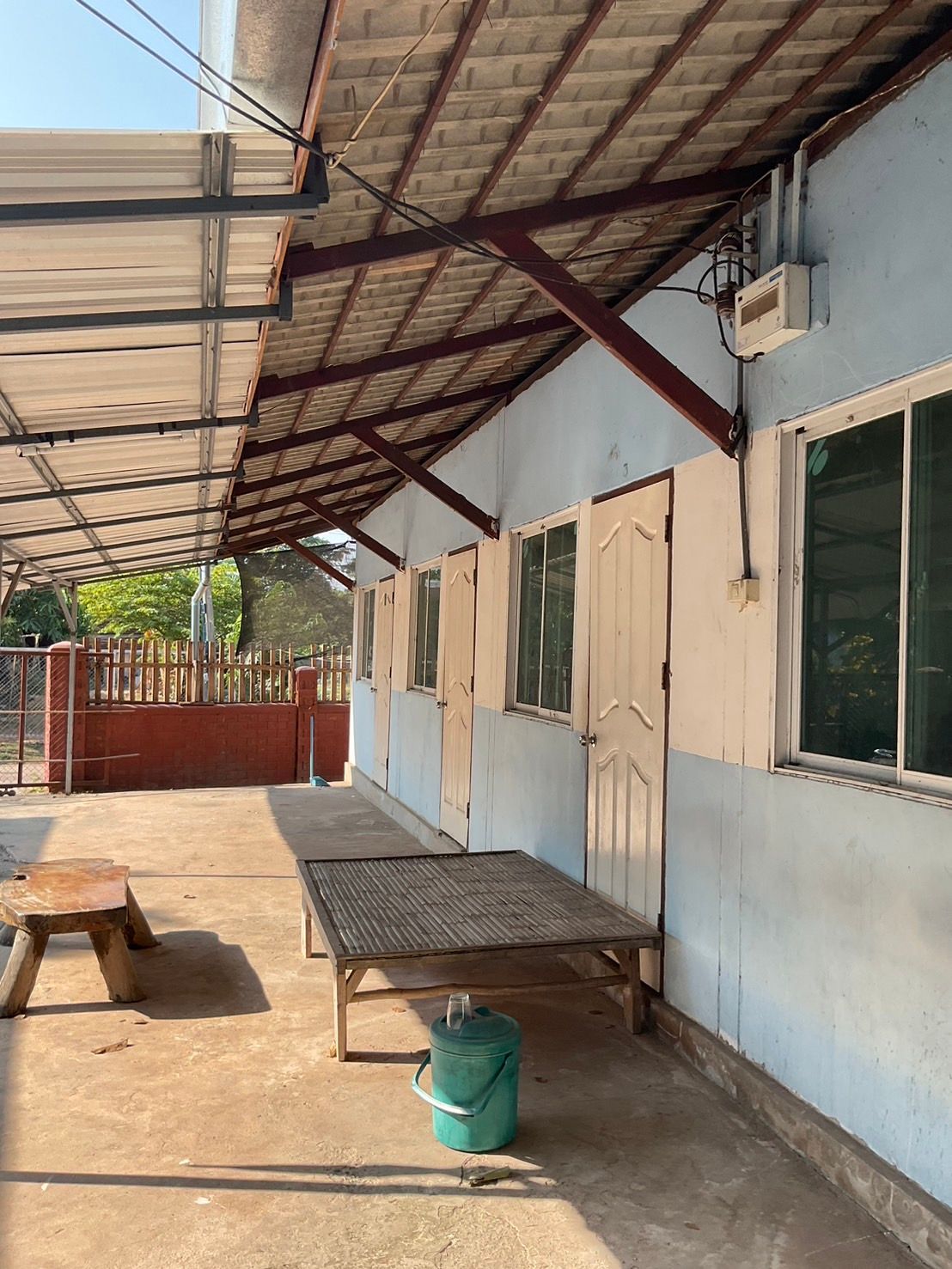 บ้านและห้องแถว ต่ำกว่าธนาคารประเมิน
