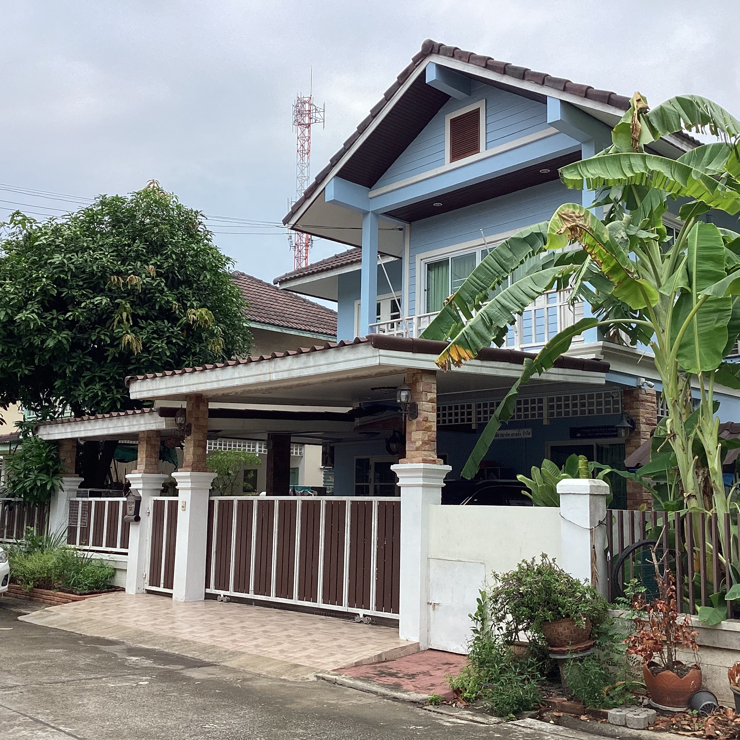 บ้านเดี่ยว 2 ชั้น ม.ดลสิริ ลำลูกกา คลอง9 อยู่ใกล้กรมการปกครอง การเดินทางสะดวก