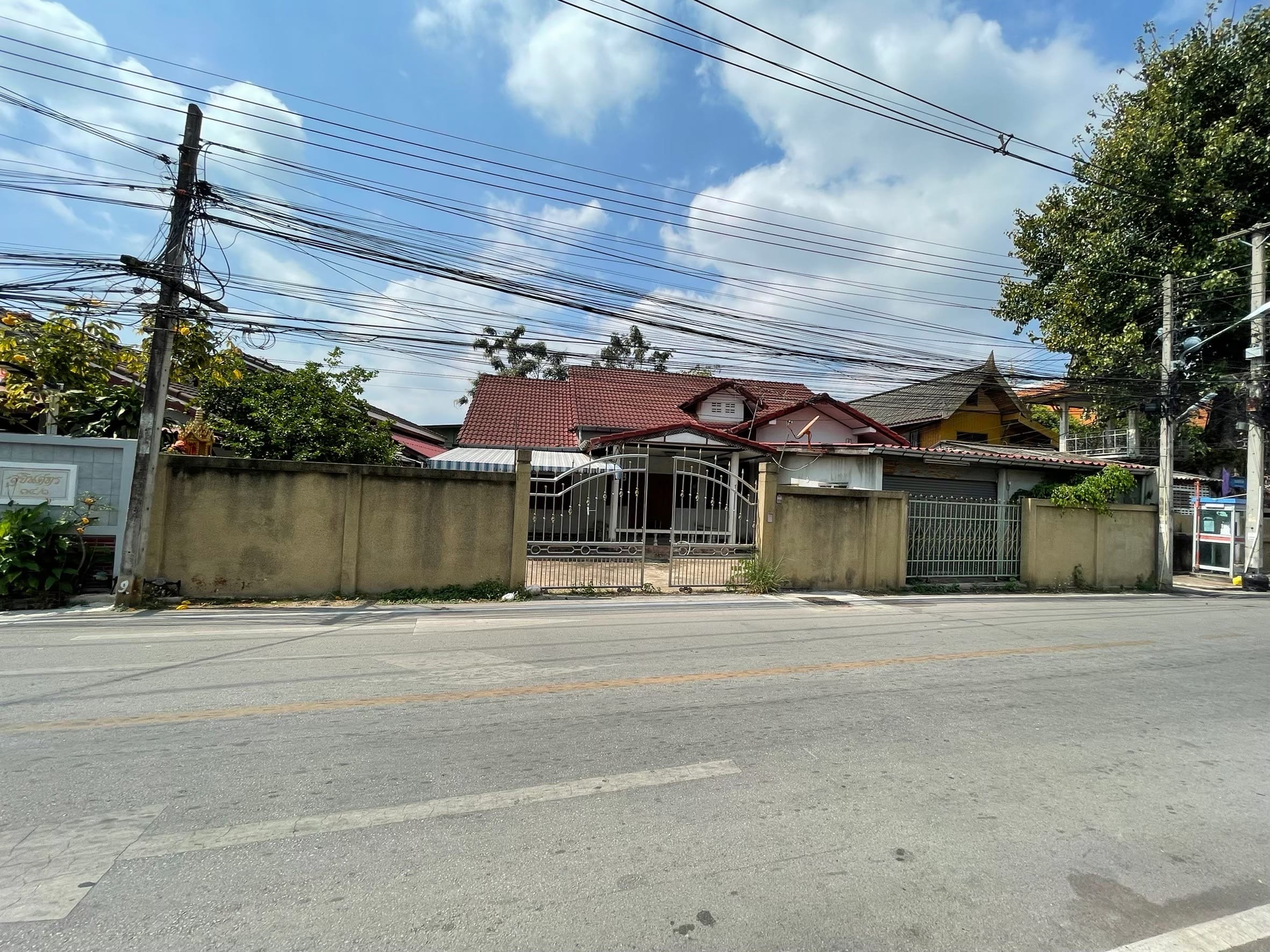 ขายที่ดิน พร้อมบ้าน