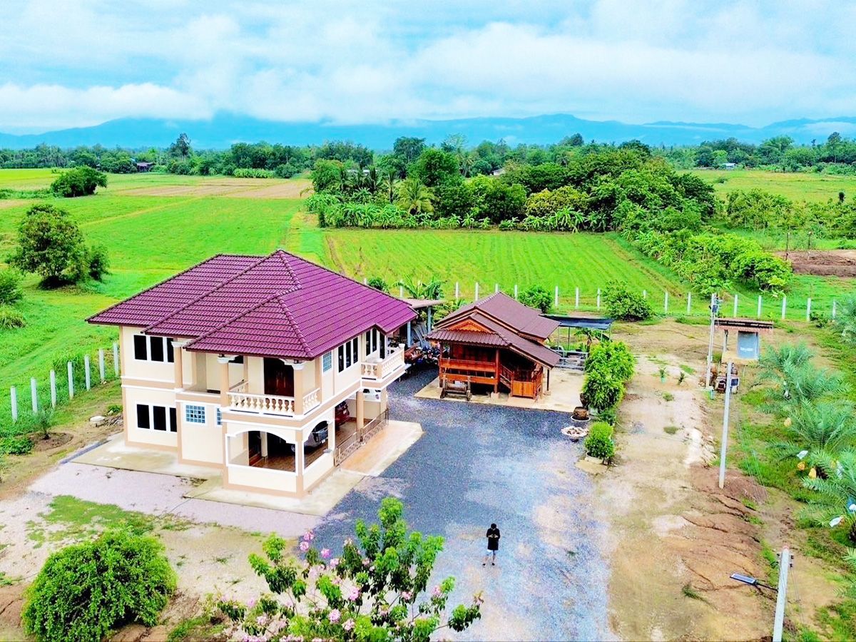 ขายด่วน บ้านสวยที่ดินทำเลดีติดถนน น้ำไม่ท่วม เนื้อที่ 4 ไร่ 41.5 ตารางวา จ.สุโขทัย