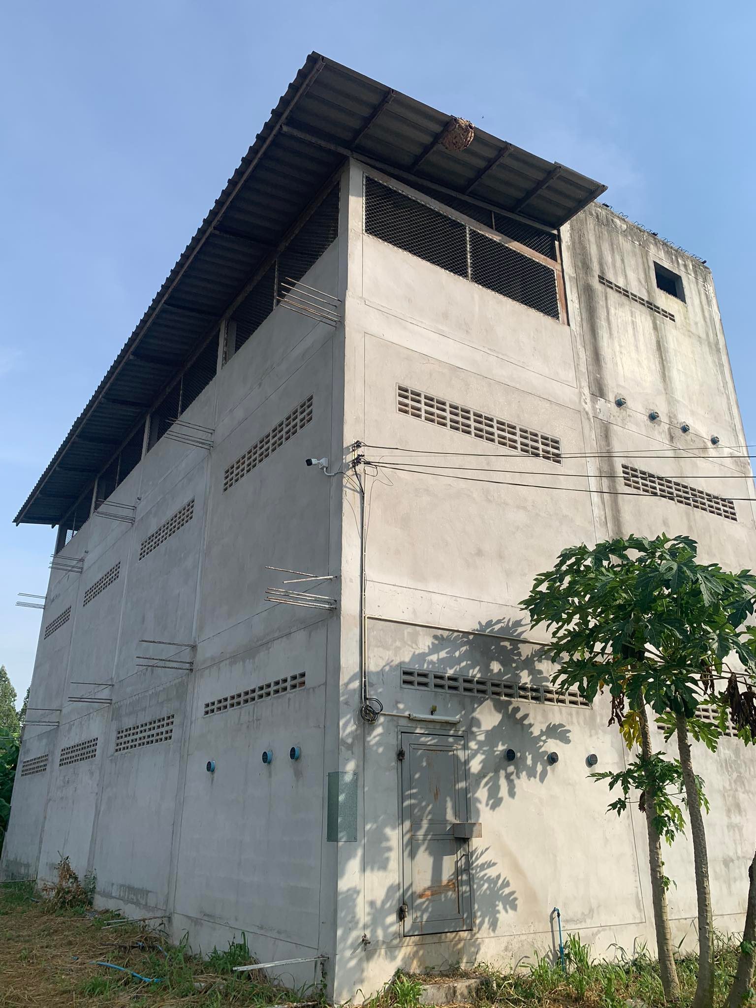 ที่ดินถมเเล้ว อ..บ้านโพธิ์ 9-3-75 ตรว.