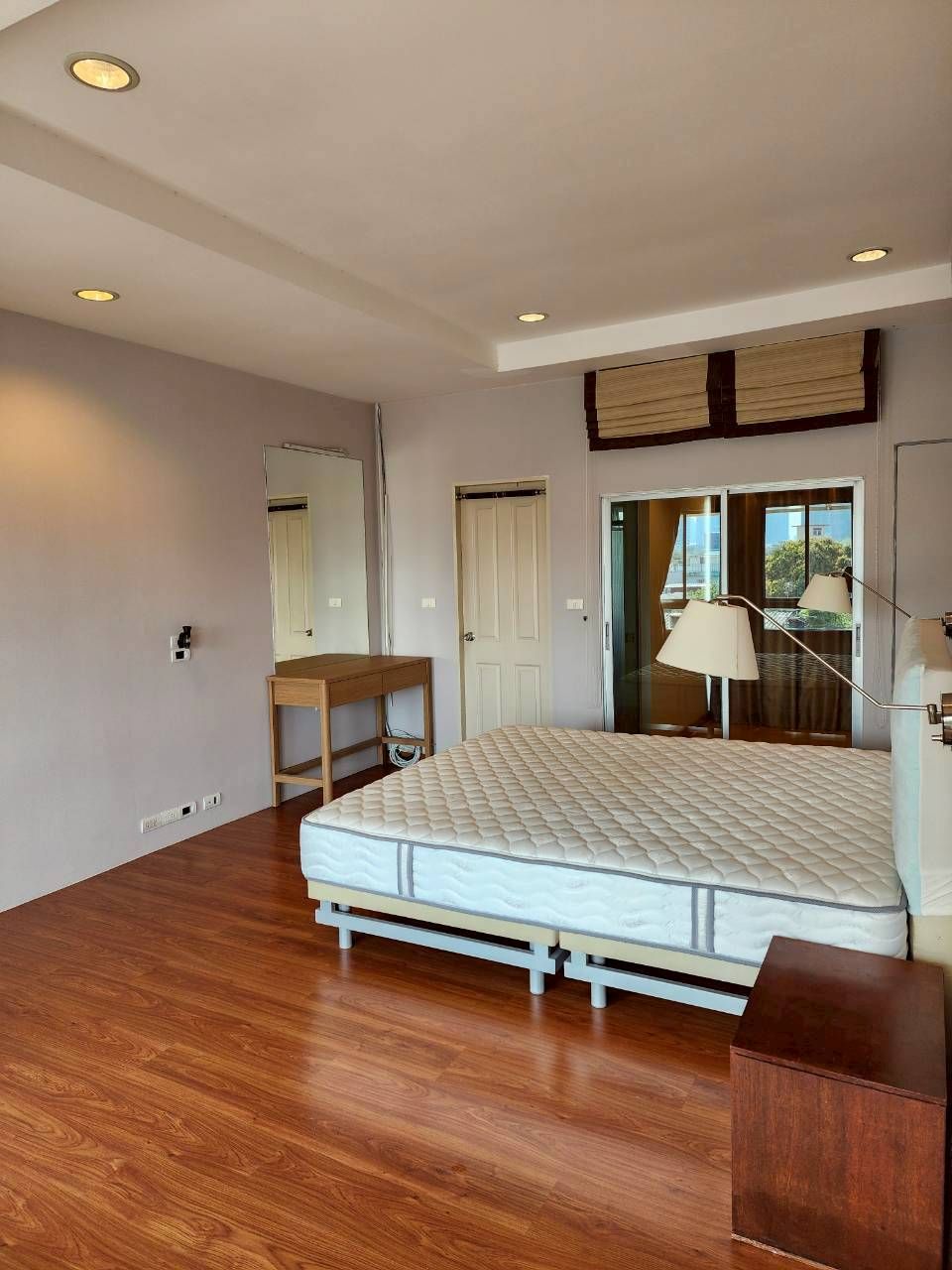 ทาวน์โฮม 3 ชั้น ใจกลางย่าน สาทร-ตากสิน ใกล้ bts วุฒากาศ