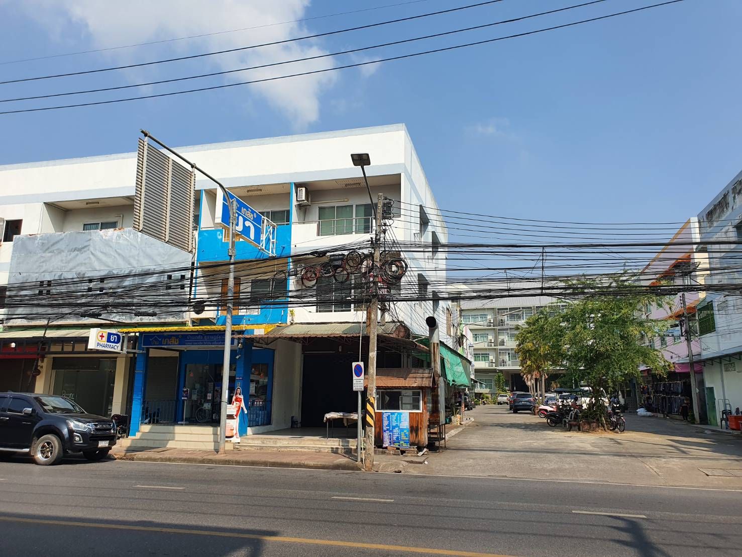 อาคารพาณิชย์ 3 ชั้นห้องริม ทำเลทอง ใจกลางเมืองสุราษฎร์ธานี