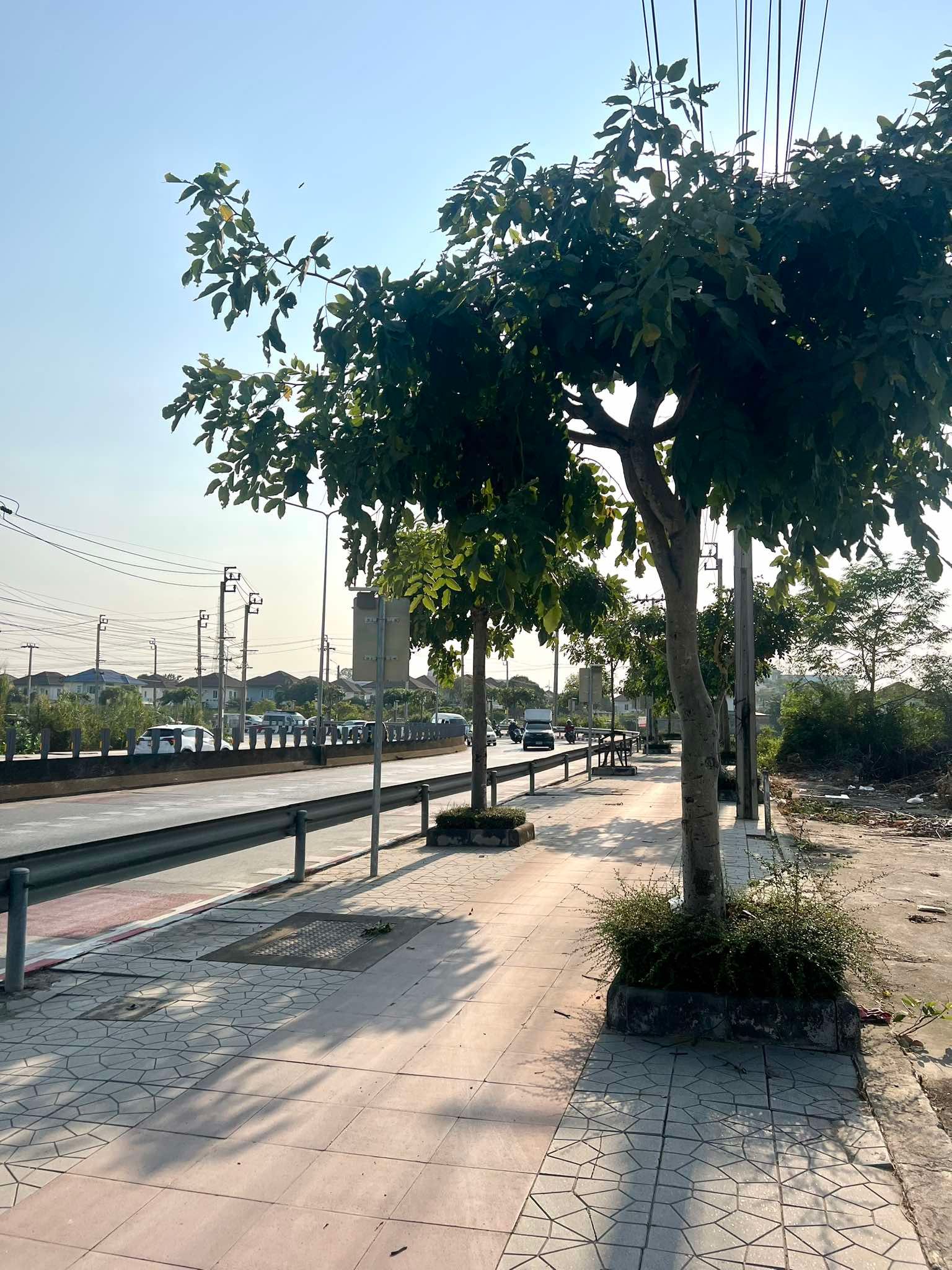 ขายที่ดินกรุงเทพฯ เขตมีนบุรี ที่ดินแปลงสวย ติดถนน ราฏษอุทิศ ซอย1/1 ติดถนน6เลน 