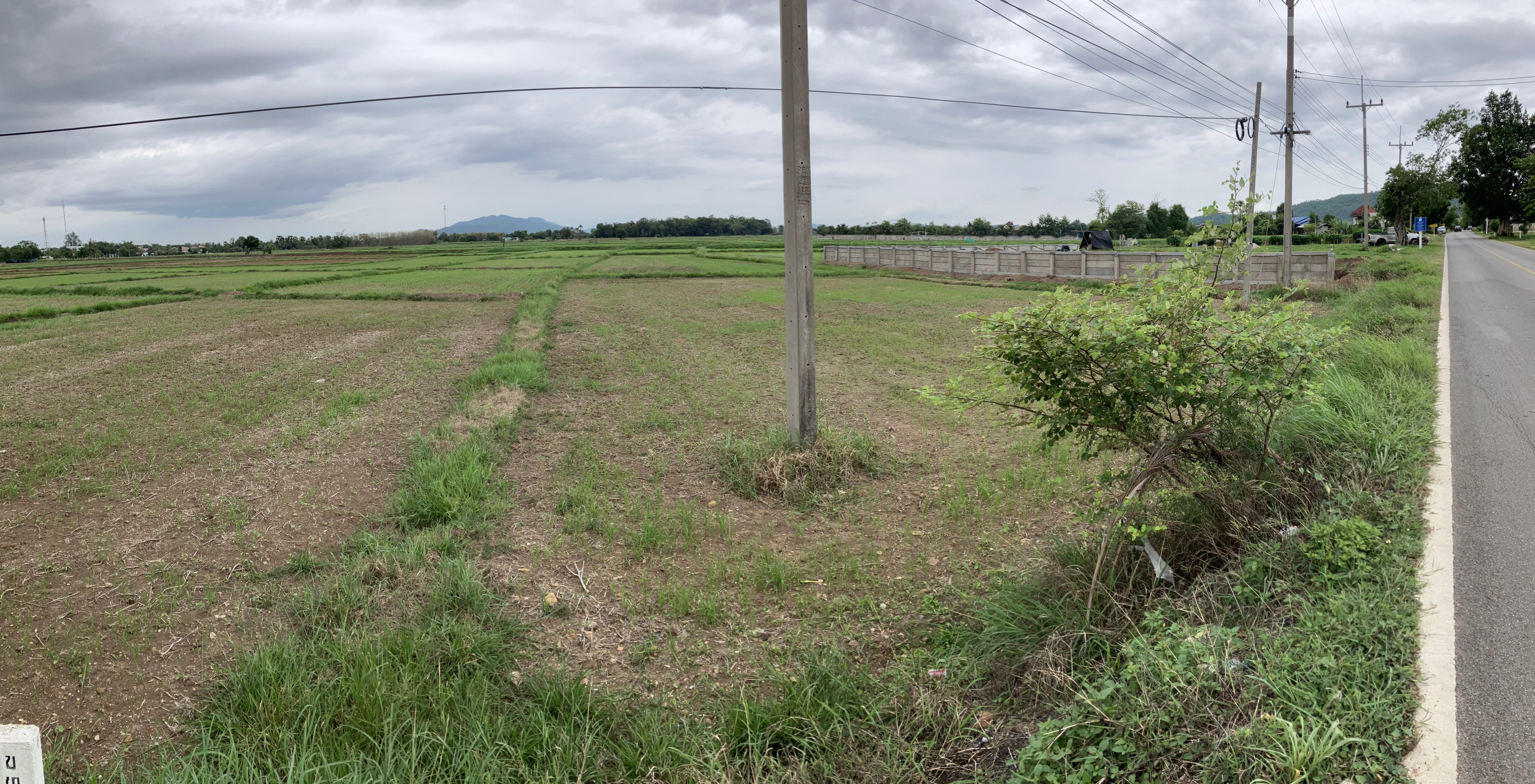 ที่ดิน ทรงแปลก ราคาแรงนิดๆ ในบ้านน้ำโท้ง ต นาครัว อ แม่ทะ ลำปาง 