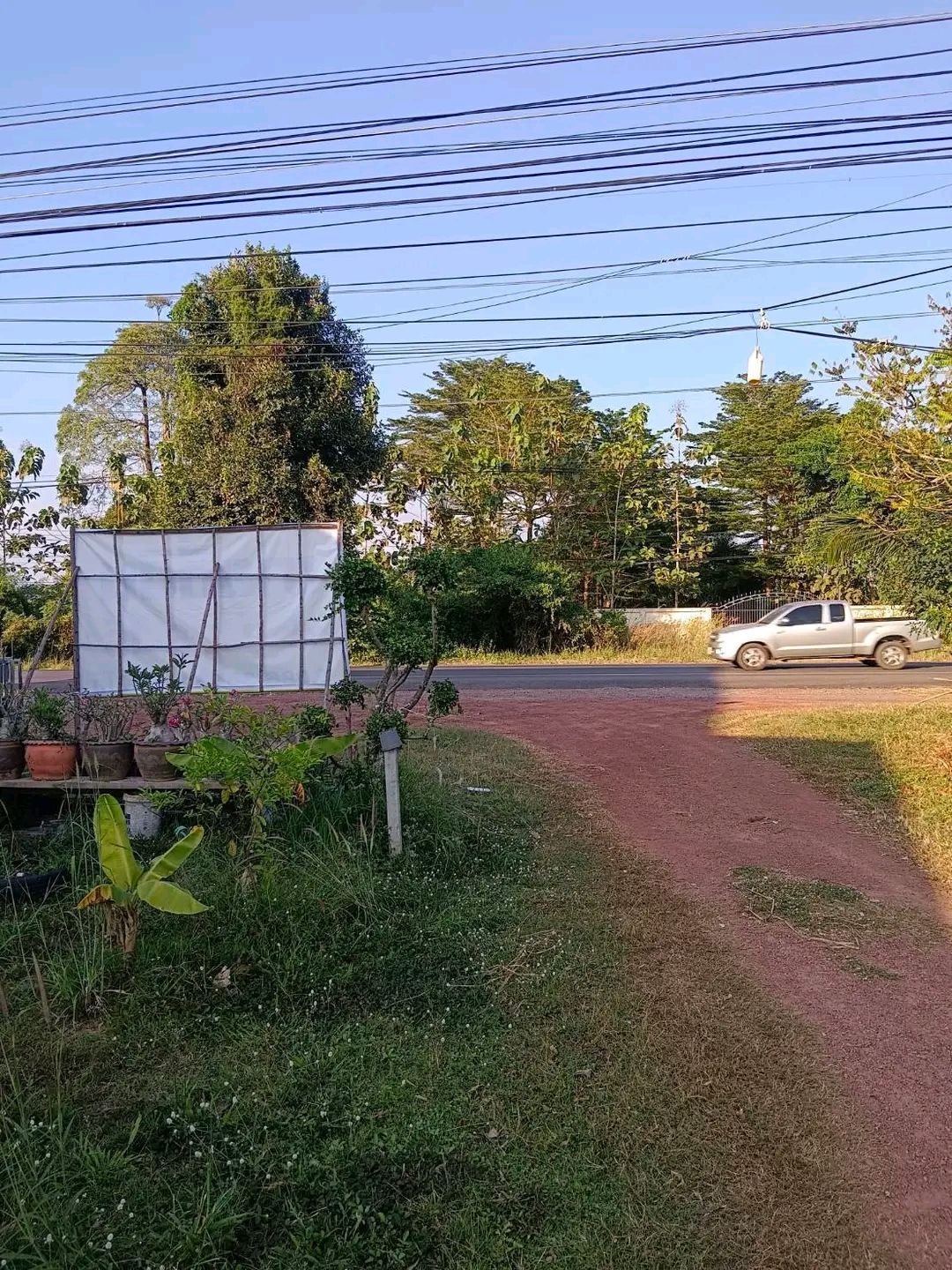 ที่ดินเปล่าถมแล้วบางส่วน
