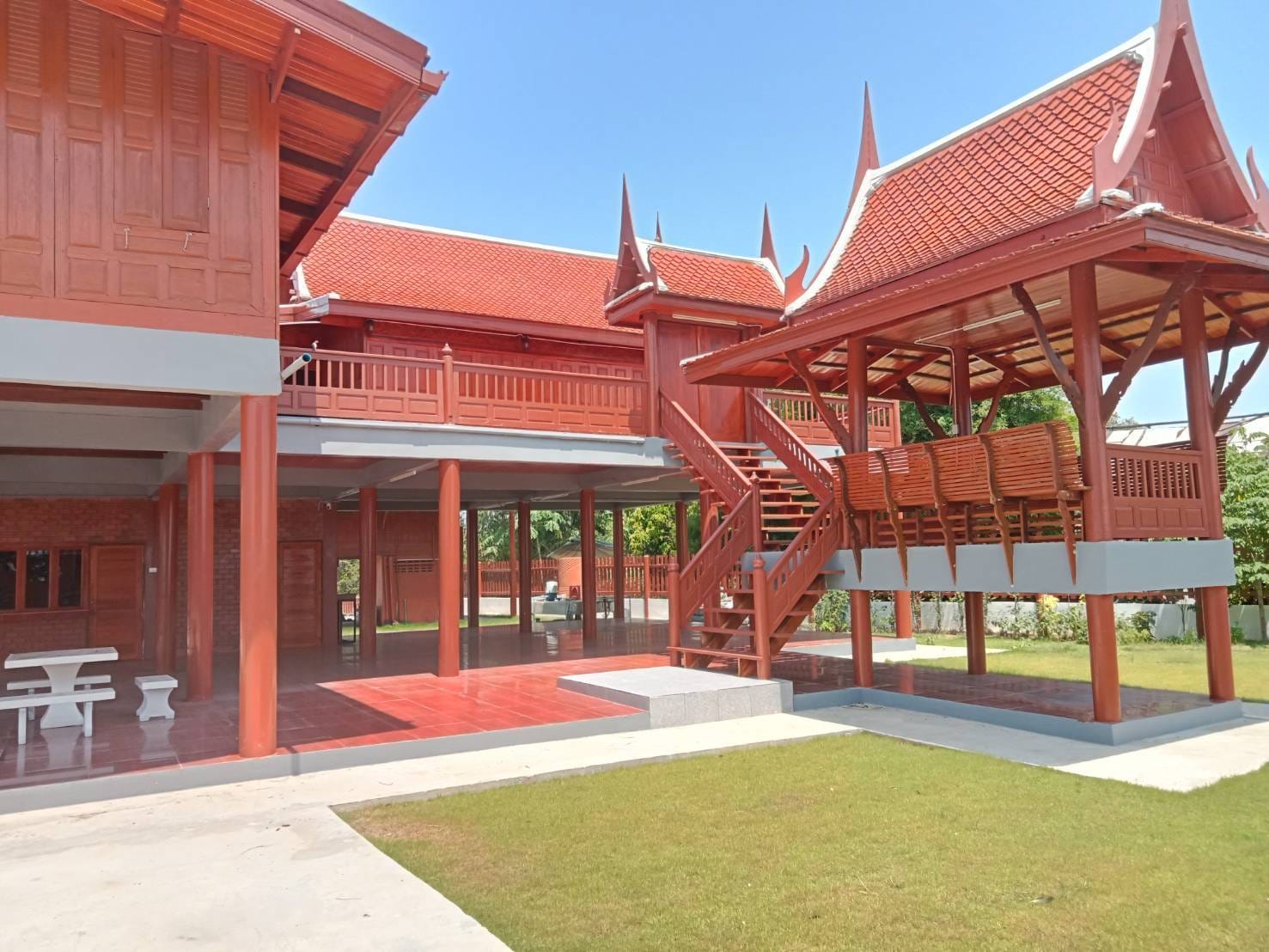 บ้านพร้อมที่ดิน ติดแม่น้ำเจ้าพระยาวิวดีมาก บางบาล อยุธยา