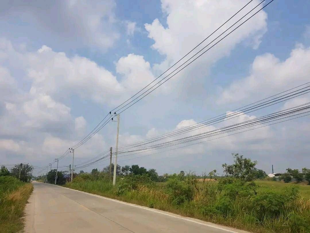 ขายที่ดินชลบุรี ที่ดินแปลงสวย  พานทอง ใกล้แหล่งอำนวยความสะดวกรอบด้าน 16-0-47 ไร่