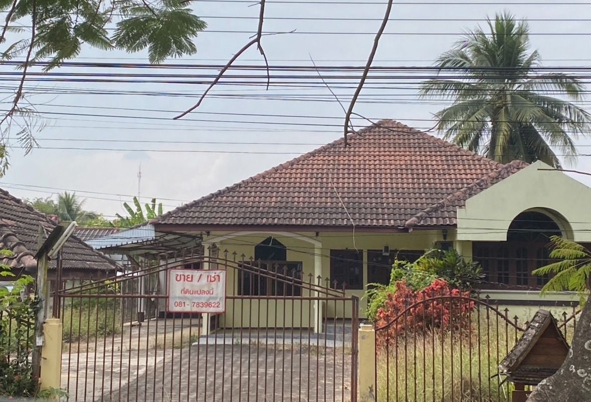 ขายบ้านพะเยา อำเภอดอกคำใต้ บรรยากาศดี เดินทางสะดวก ไม่ไกลจากแหล่งอำนวยความสะดวกมาก