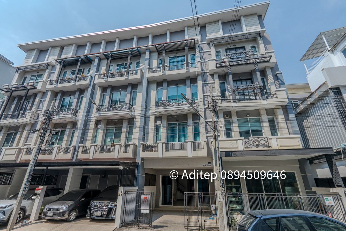 ขายโฮมออฟฟิส 4 ชั้น RK BIZ Center ติดถนนมอเตอร์เวย์ ใกล้สนามบินสุวรรณภูมิ ขนาด 21 ตรว. 2 ห้องนอน 4 ห้องน้ำ เดินทางสะดวกสบาย เหมาะสำหรับทำธุรกิจและอยู่อาศัย