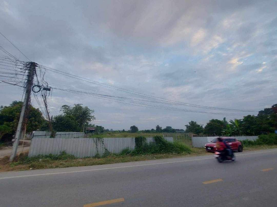 ขายที่ดินลำพูน ยกแปลง ติดถนนเรียบทางรถไฟ ลำพูน เชียงใหม่