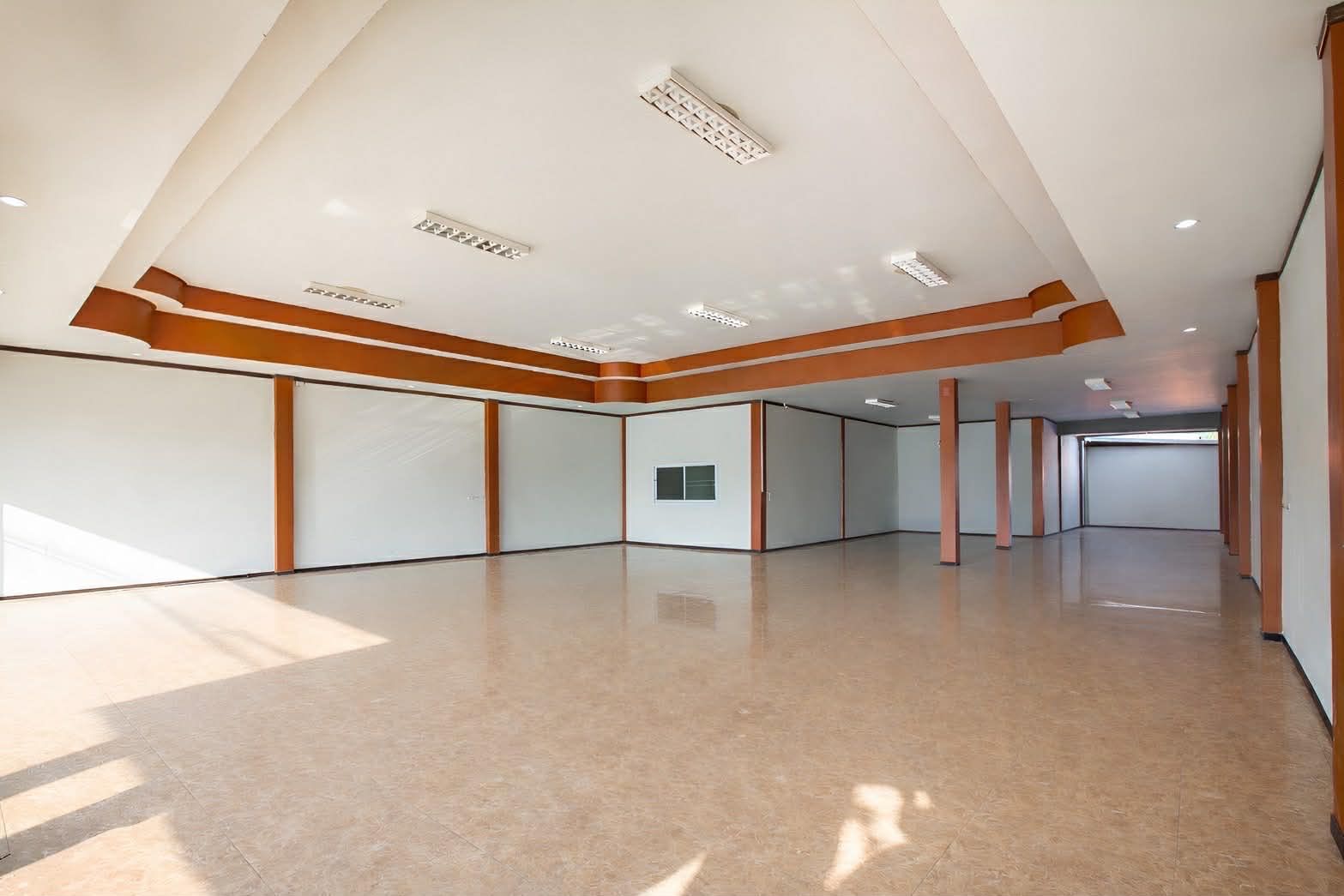 อาคารพานิชย์ 3 คูหา ขายต่ำกว่าราคาประเมิณ ติดถนนใหญ่ ทำเลใจกลางอำเภอคูเมือง บุรีรัมย์ 
