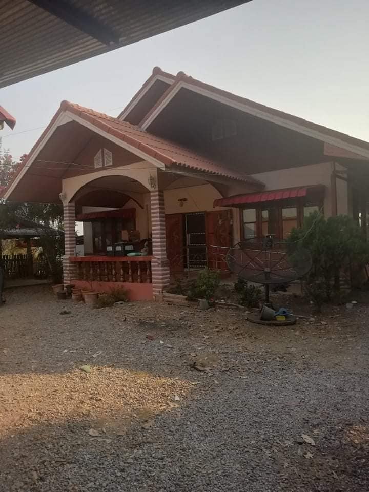 บ้านชั้นเดียว พร้อมร้านค้า พื้นที่ 266 ตรว. ป่าซาง ลำพูน 
