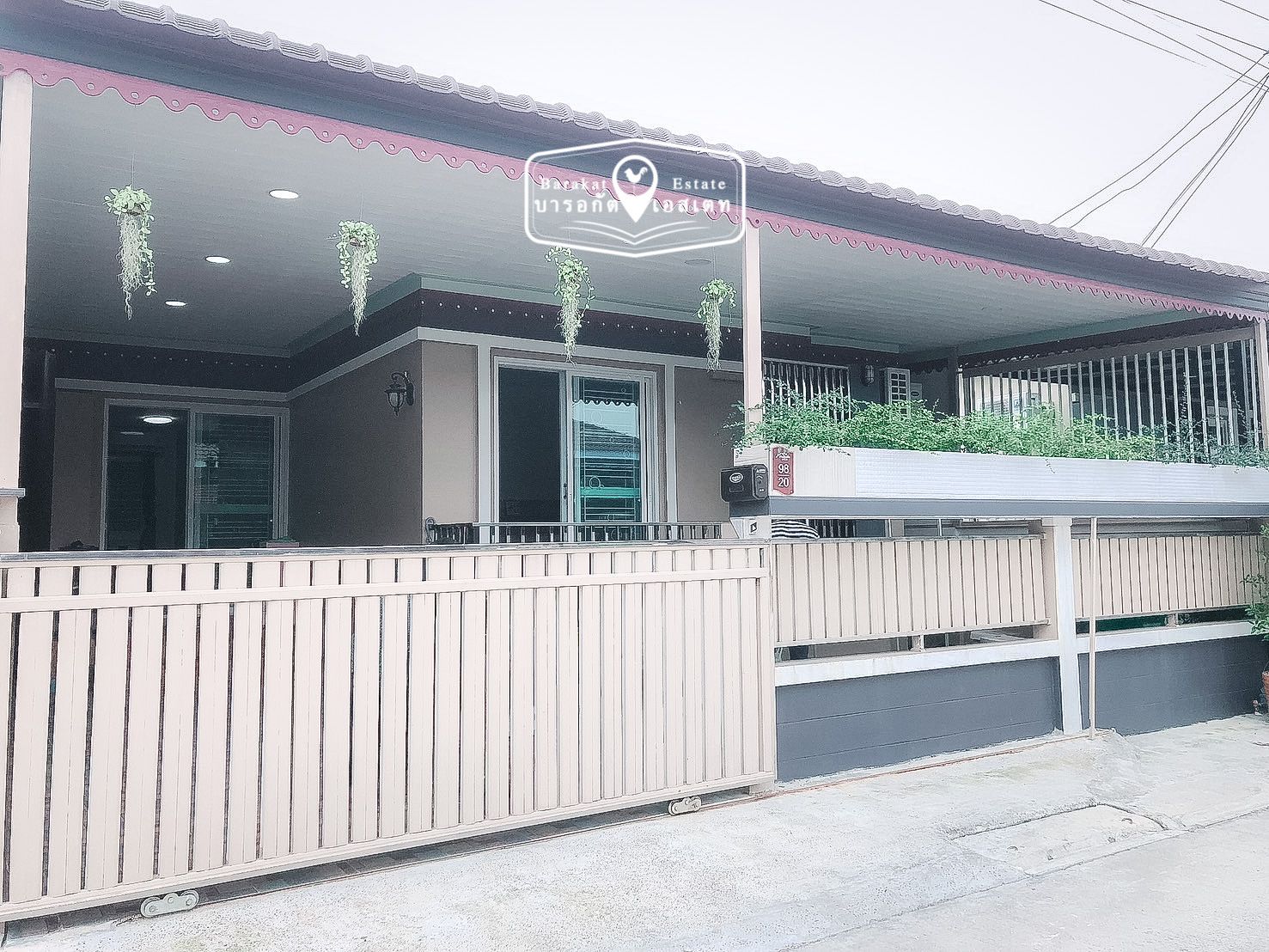บ้านสวยพร้อมอยู่ ของแถมเพียบ ตกแต่งทั้งภายใน ภายนอก พร้อมเข้าอยู่ ยื่นกู้ธนาคารได้ทุกธนาคาร