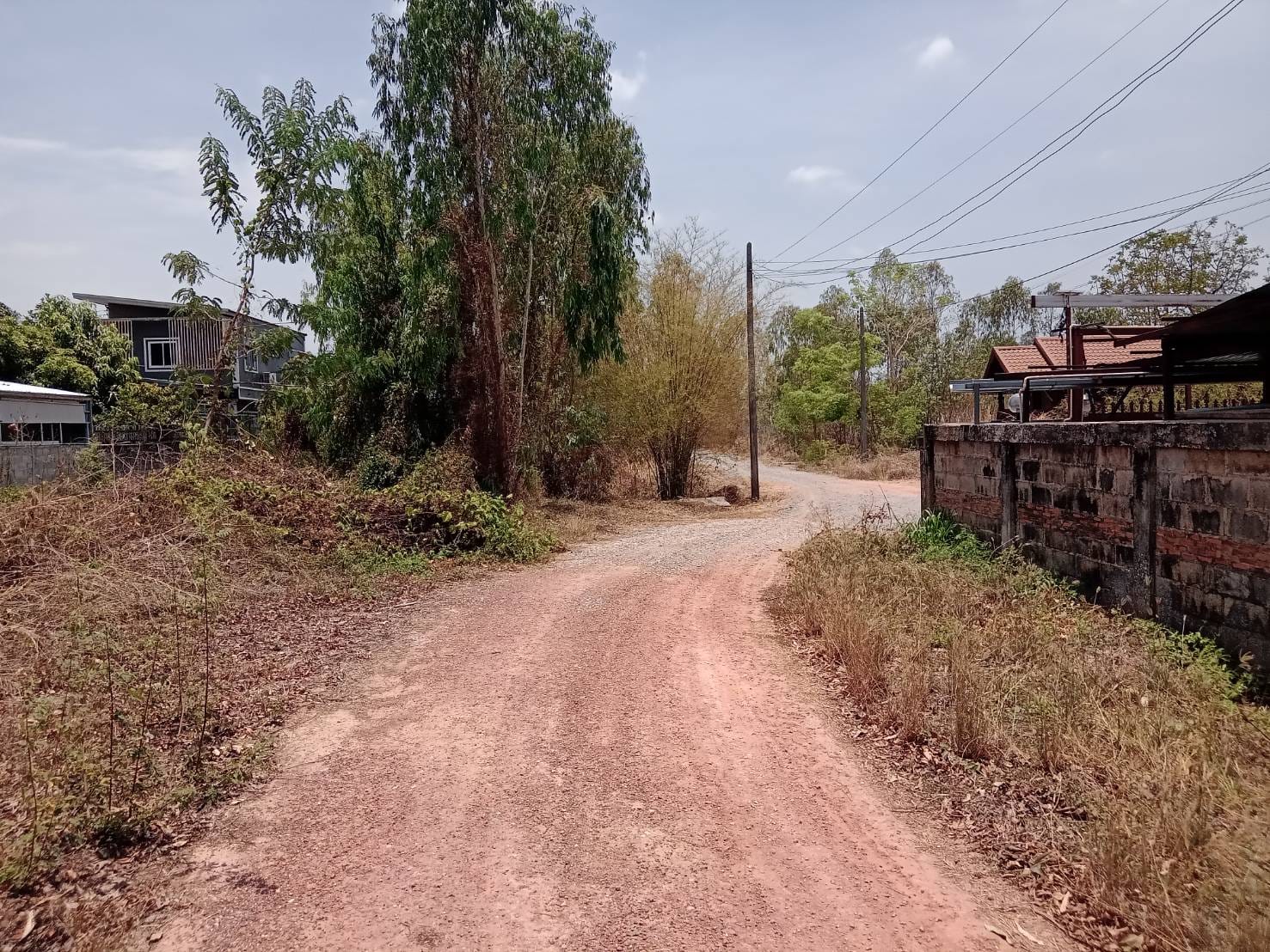 ขายที่ดิน ซอยพร้อมใจ ติด หมู่บ้านฟ้าใส