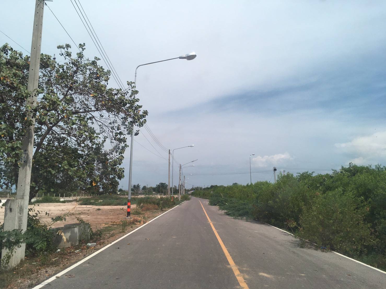 ที่ดินเปล่าแปลงใหญ่ บ้านแหลม เพชรบุรี 52-1-75.3