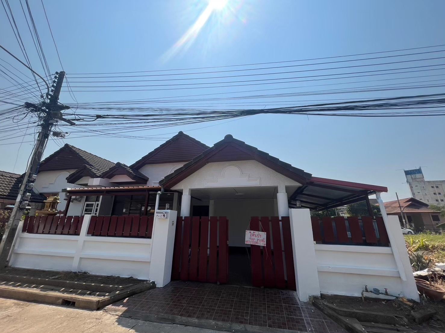 ขายบ้านเชียงใหม่ อำเภอเมือง บ้านทำเลทอง แหล่งอำนวยความสะดวกรอบด้าน 