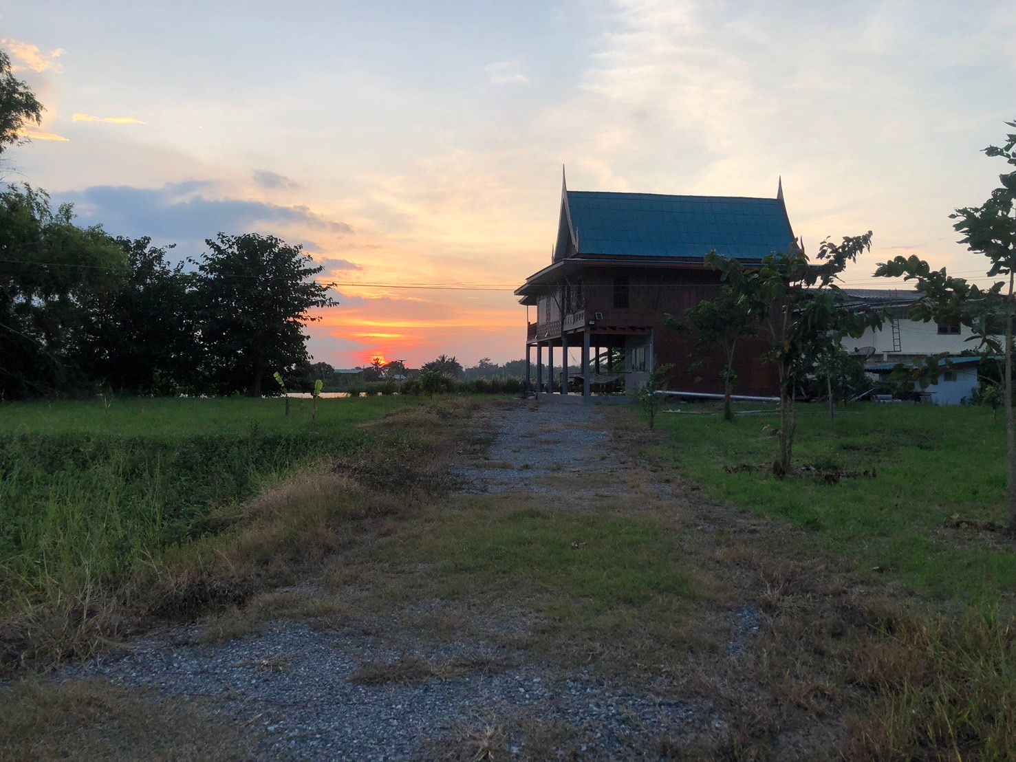 ขายที่ดินนครปฐม บางเลน ที่ดิน ติดริมน้ำท่าจีน 3-2-86 ไร่.