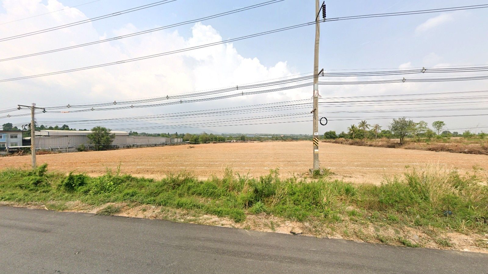 ขายที่ดิน 16 ไร่ ติดถ.331 บ้านบึง-คลองกิ่ว ใกล้แยกหนองปรือ(344), วัดมาบคล้า เหมาะทำโรงงานโกดัง