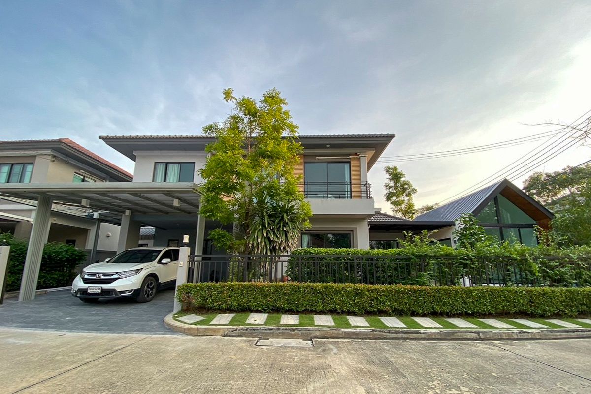 ขายบ้านเดี่ยวหลังมุม Life Bangkok Boulevard รามอินทรา 65 ขนาด 70.2 ตรว. 4 ห้องนอน 3 ห้องน้ำ ต่อเติมเรือนรับรองเอนกประสงค์ข้างบ้าน และครัวไทยหลังบ้าน ใกล้รถไฟฟ้า ใกล้ทางด่วน 